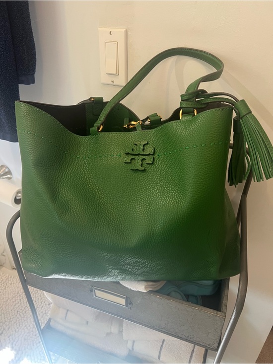 Tory Burch Handbags - Tory Burch Emerald Green Pebbled Leather Tote with Tassel